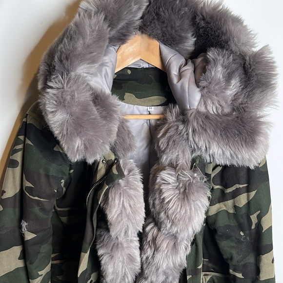 Camouflage faux Fur-Trimmed Parka - Picture 2 of 5